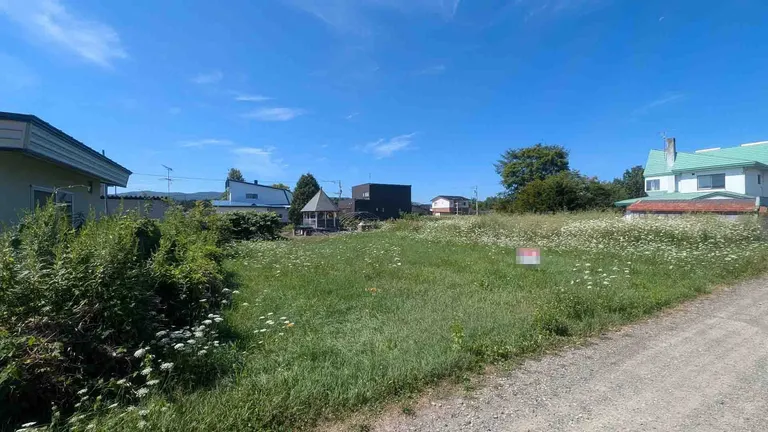北海道紋別郡遠軽町の更地｜国道242号近く・約104.96坪の土地が0円 物件写真