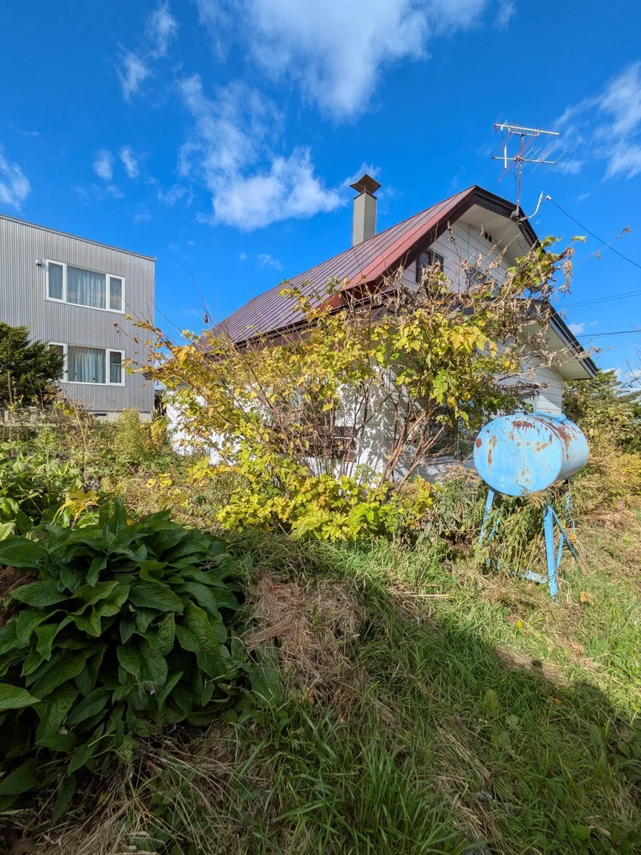 Used Detached House in Takasagodai, Asahikawa, Hokkaido — 5DK, Land 370.24 m² photo 2
