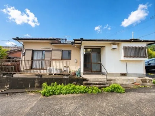長崎県松浦市今福町仏坂免の中古戸建て｜5DK平屋・駐車場2台 物件写真