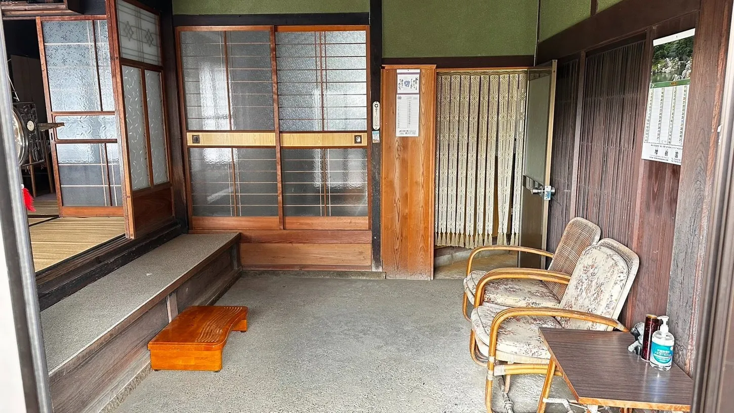 滋賀県東近江市宮川町の中古戸建て｜桜川駅徒歩圏 写真 2