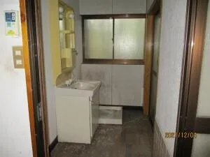 Resale detached house in Hatano, Sado City, Niigata Prefecture, 6LDK with a field on the property photo 8