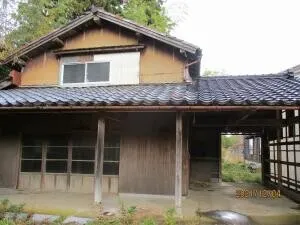 Resale detached house in Hatano, Sado City, Niigata Prefecture, 6LDK with a field on the property photo 3