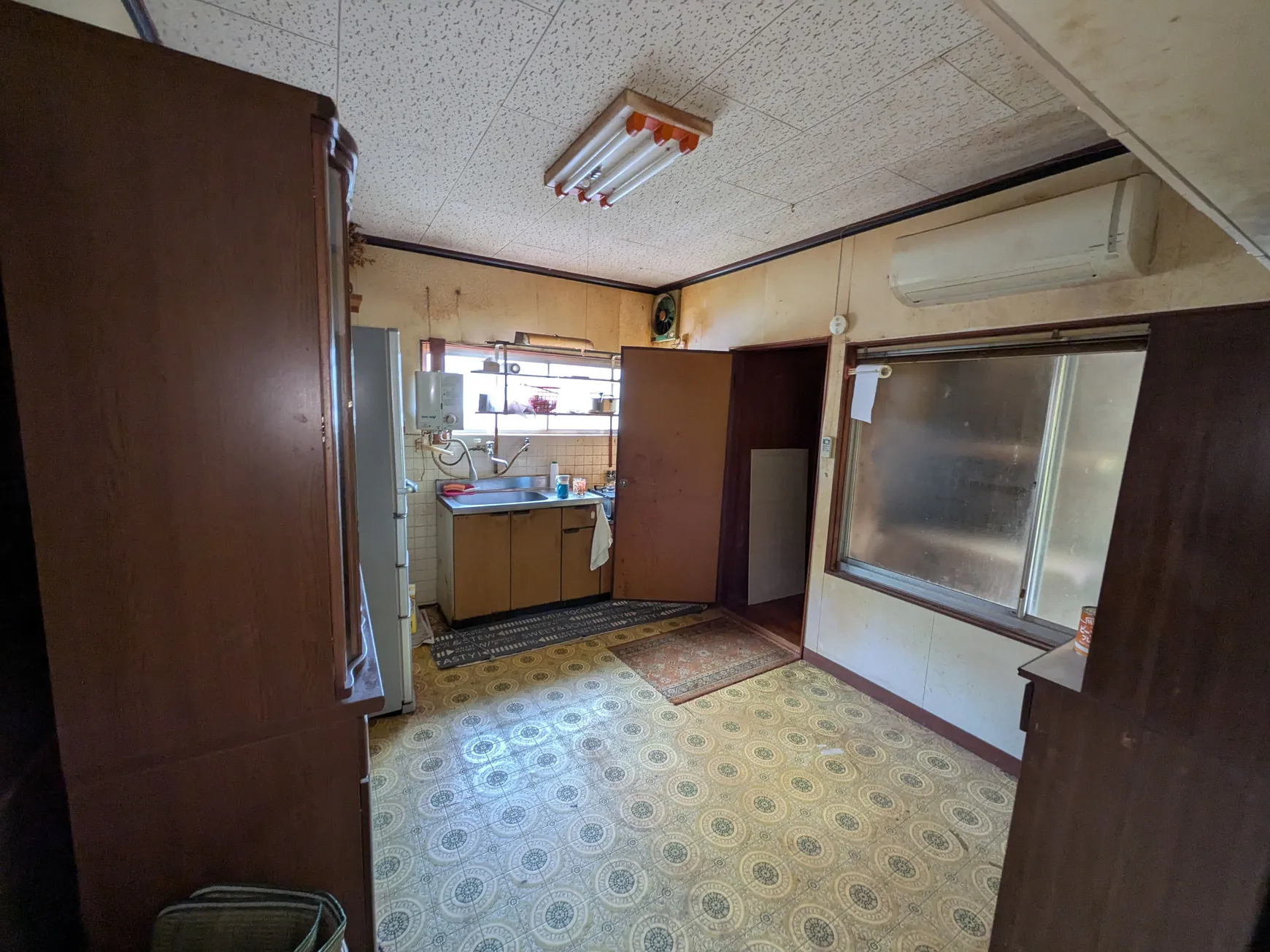 愛媛県宇和島市大浦の中古戸建｜土地231.63㎡・駐車場2台 写真 3