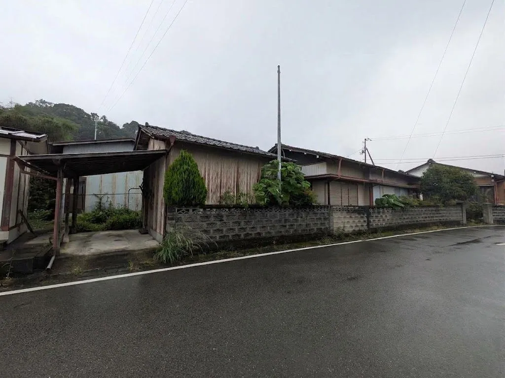 Single-Story Resale Home in Kawata, Yamakawa-cho, Yoshinogawa City, Tokushima Prefecture | 6LDK · Parking for 1 Car photo 2