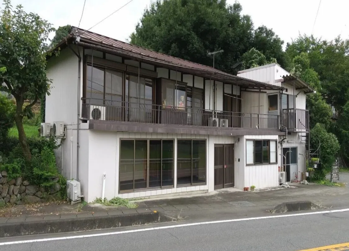 群馬県富岡市妙義町上高田の中古一戸建て｜リノベーション済み・6SLDK 写真 2