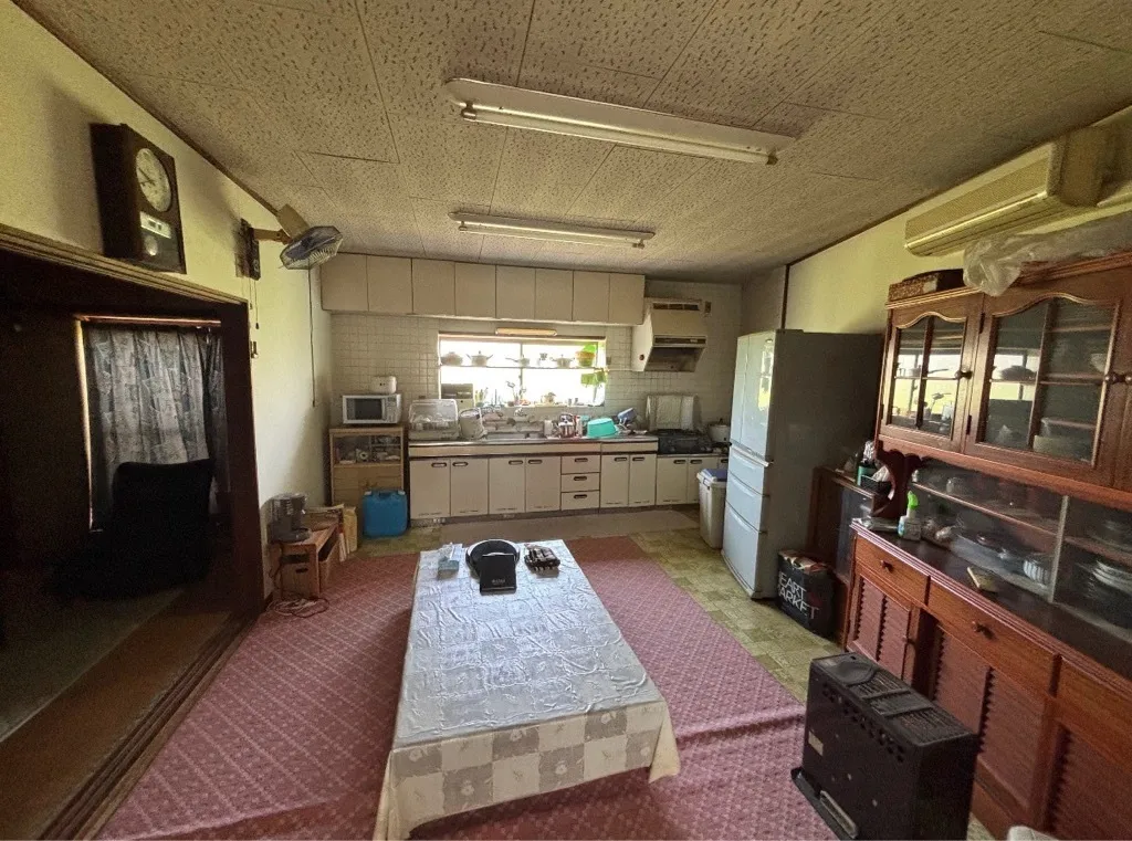 山口県岩国市周東町上久原の大型中古戸建て、駐車場3台・再建築可 写真 3