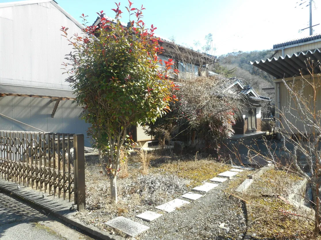 5DK Used Detached House in Toyofuku, Sayo, Sayo District, Hyogo Prefecture, with Land Across the Street for Home Gardening photo 4