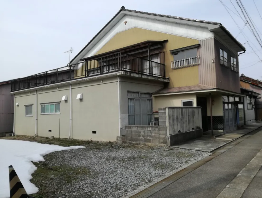 富山県中新川郡上市町西中町の店舗付き5DK物件｜建物236.11㎡・土地218.48㎡