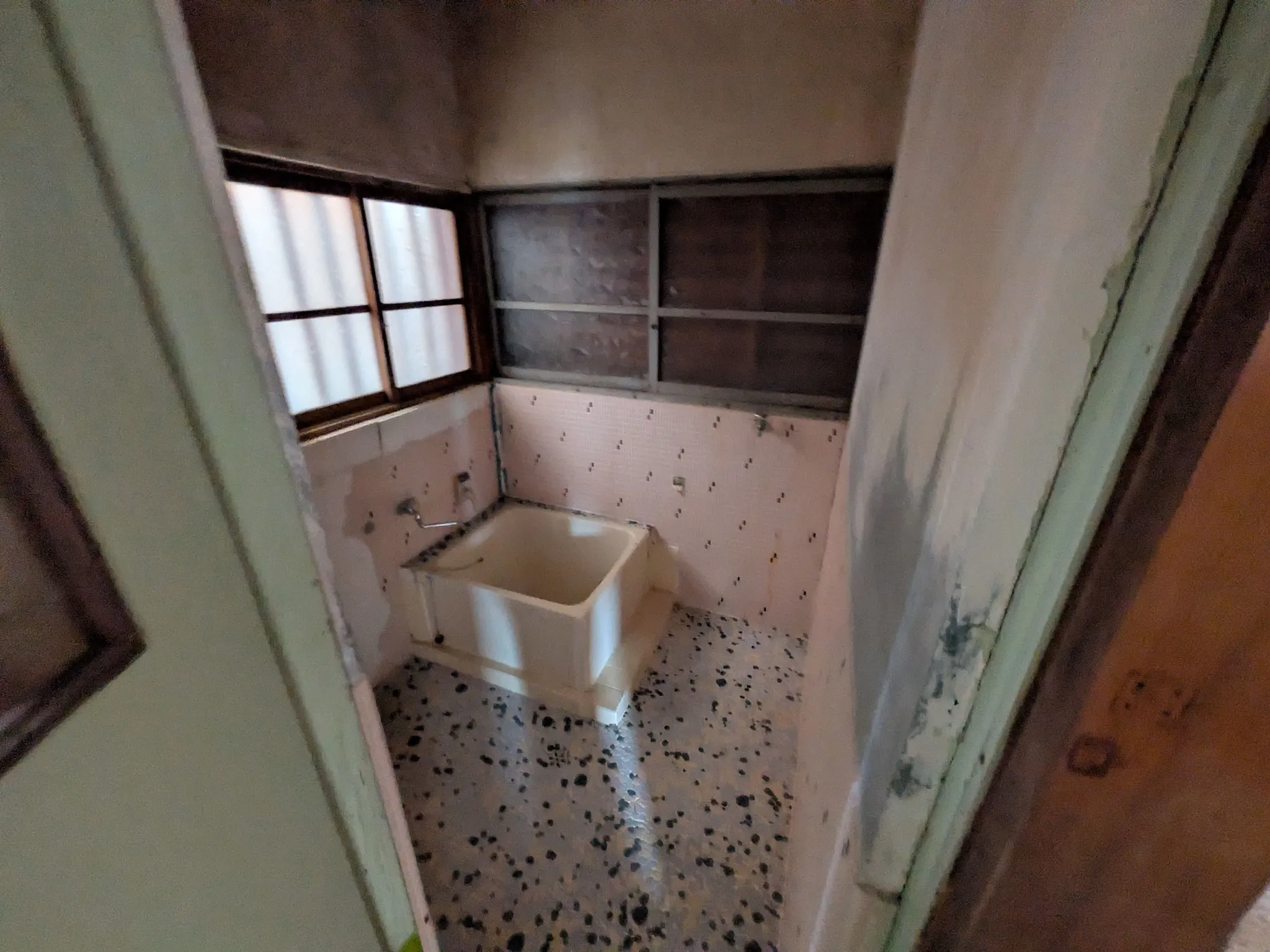 愛媛県宇和島市和霊東町2丁目の中古戸建｜土地339.05㎡・2K 写真 5