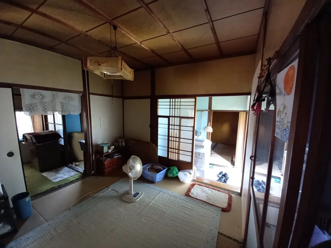 Single-Story Resale House in Kadogawa Town, Higashiusuki District, Miyazaki Prefecture | Garden and Mandarin Orange Tree, 3DK photo 3