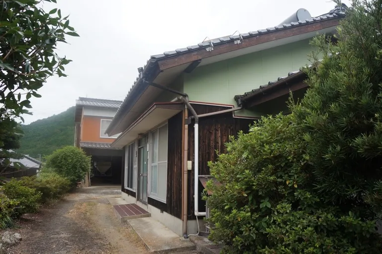 愛媛県西予市宇和町岩木2591の戸建て｜5K・土地448.57㎡・倉庫付き 物件写真