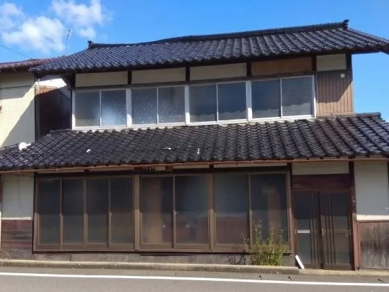 石川県鹿島郡中能登町の中古戸建て、土地413.22㎡・建物162.63㎡ 物件写真