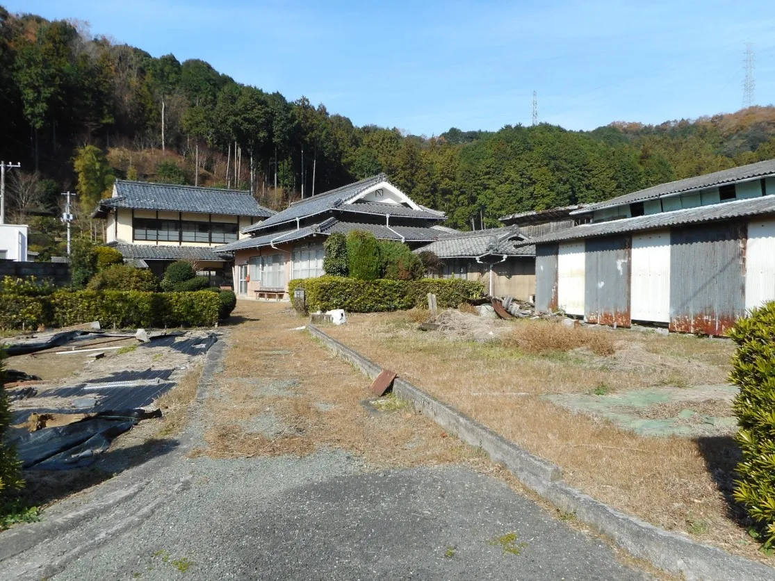 愛媛県大洲市春賀の平屋住宅｜木造3K・建物面積132.23㎡・畑付き 写真 8