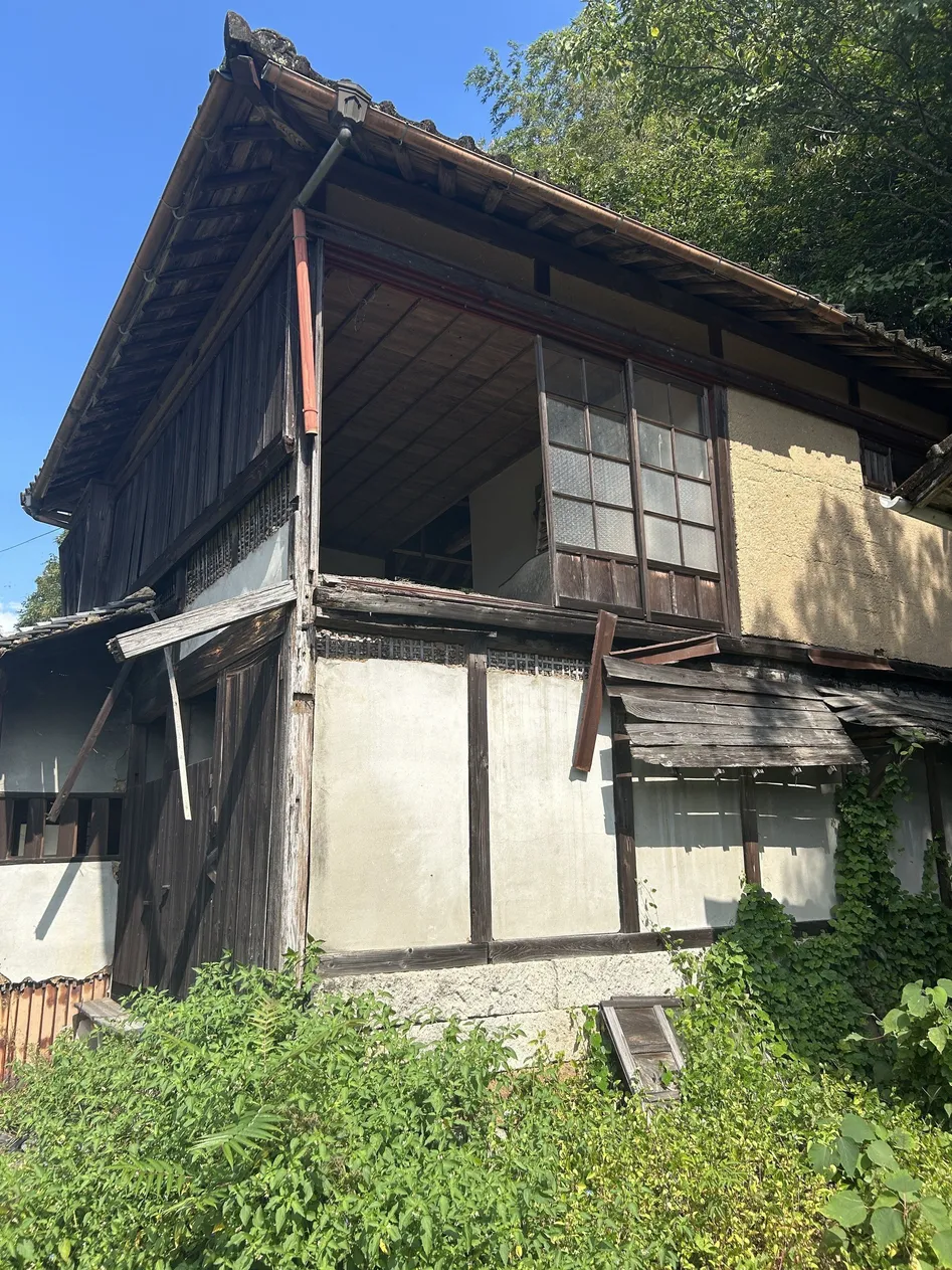 Pre-owned House in Hatada, Shonai Town, Yufu City, Oita Prefecture; 20 Land Parcels, 4 Buildings, Parking Available photo 4