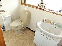 新潟県佐渡市三瀬川の中古一戸建て｜6DK・専用庭と車庫付き 写真 7