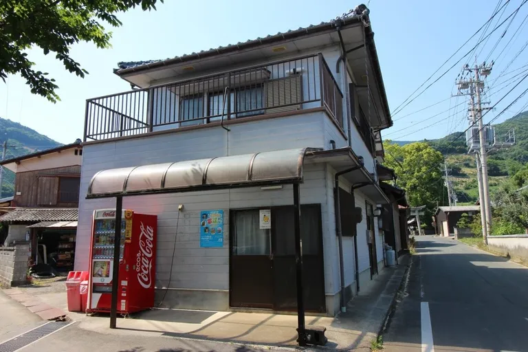 愛媛県西予市明浜町俵津3-367-3｜店舗付き二世帯住宅・9DK 物件写真