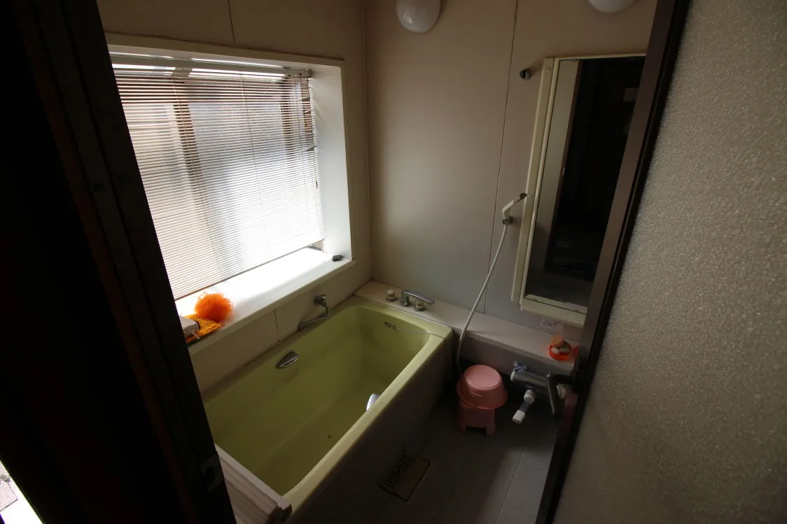 愛媛県西予市明浜町俵津3-367-3｜店舗付き二世帯住宅・9DK 写真 3