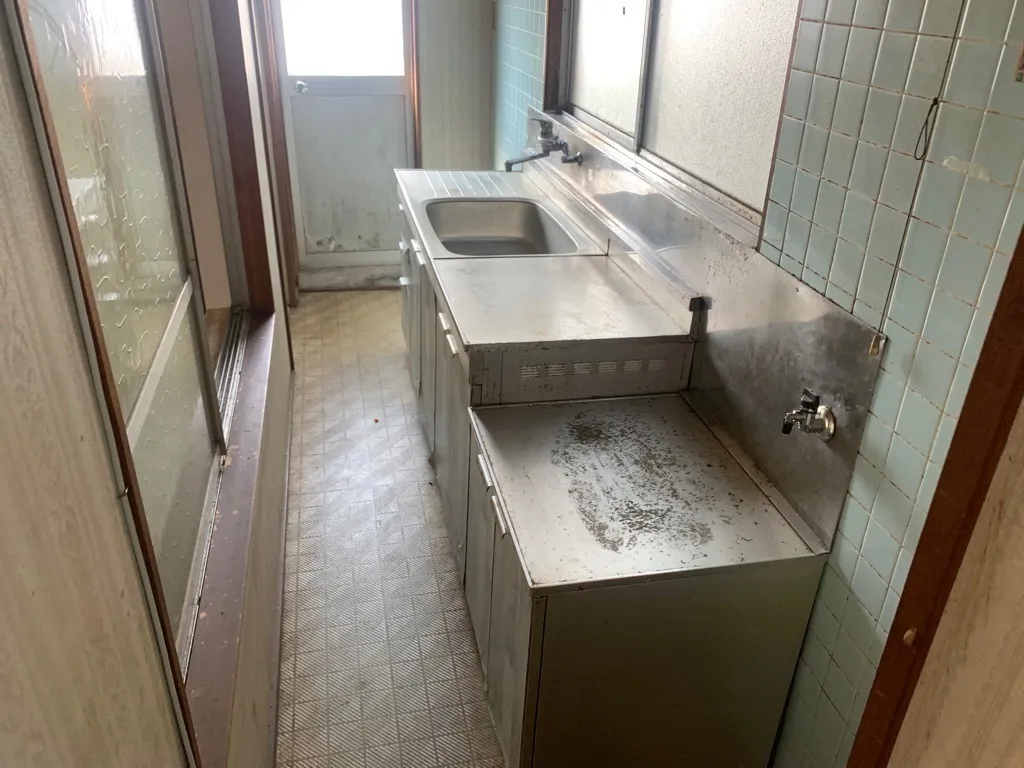 佐賀県鹿島市高津原の鉄筋コンクリート造平屋｜4DK・地下室と屋上付き 写真 2
