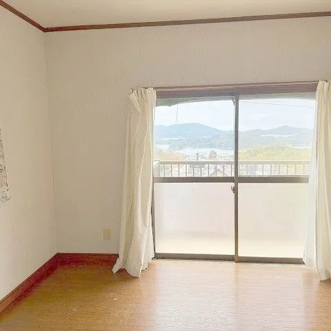 長崎県佐世保市船越町の中古戸建て 5DK・庭付き・駐車場1台 写真 4