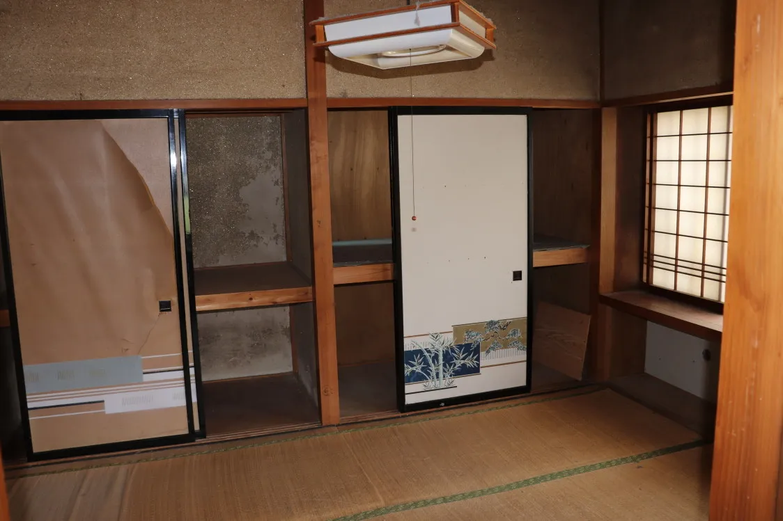 南陽市宮内の老朽化した木造戸建て住宅 写真 6