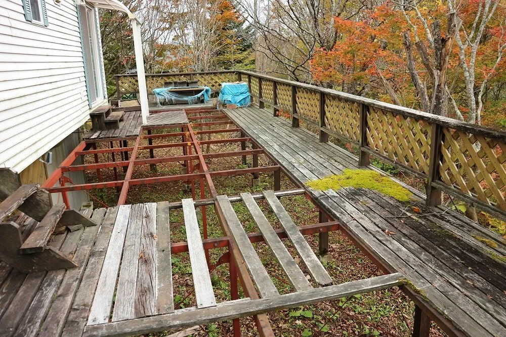 27_Adjacent to a Golf Course, Allowing You to Enjoy the Vibrant Green as Part of Your Garden! photo 8
