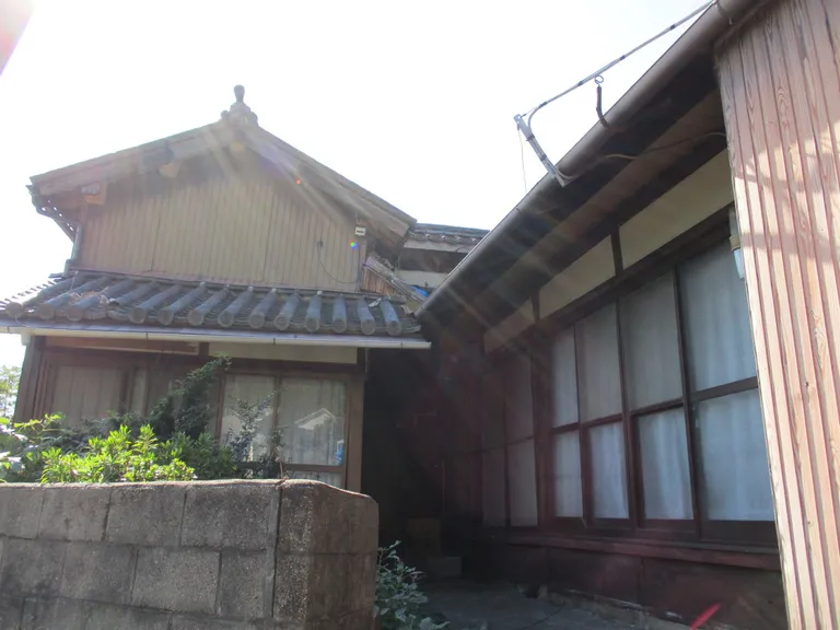 岡山県笠岡市大島中の古民家、畑と山林付きの木造住宅 物件写真