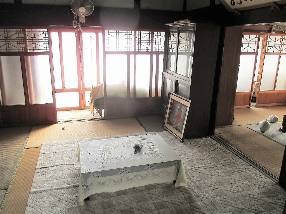 鳥取県北栄町由良宿の戸建て｜古い家屋部分と状態の良い新築部分を含む9LDK 写真 4
