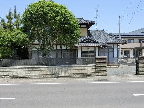 南相馬市原町区高見町の木造戸建て住宅｜建物135.62㎡・土地990.81㎡ 物件写真