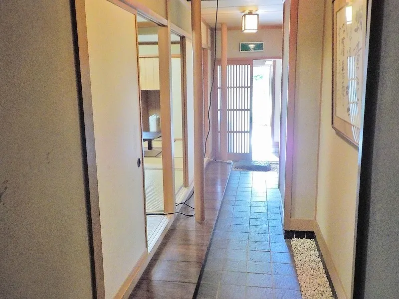 朝日町泊の店舗併用住宅｜鉄骨造3階建て・元寿司店 写真 9