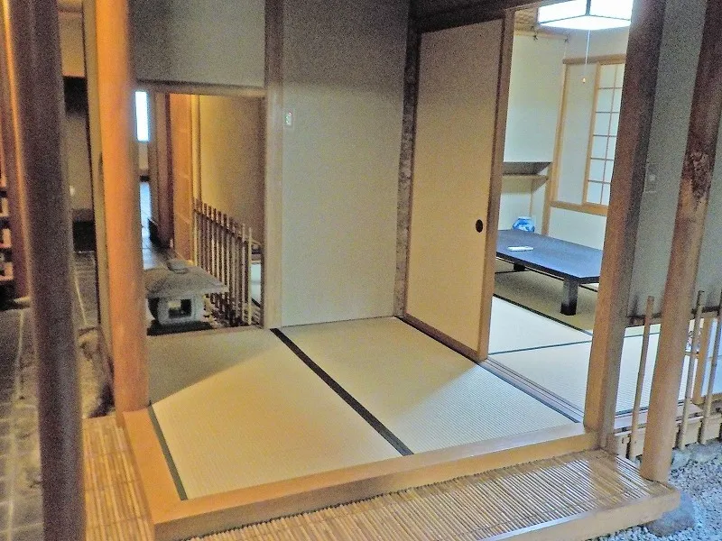 朝日町泊の店舗併用住宅｜鉄骨造3階建て・元寿司店 写真 7