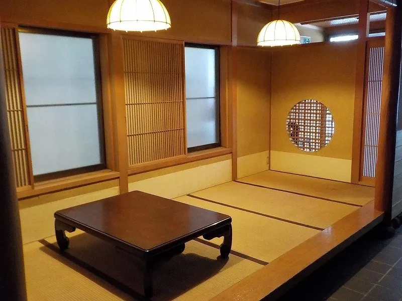 朝日町泊の店舗併用住宅｜鉄骨造3階建て・元寿司店 写真 5