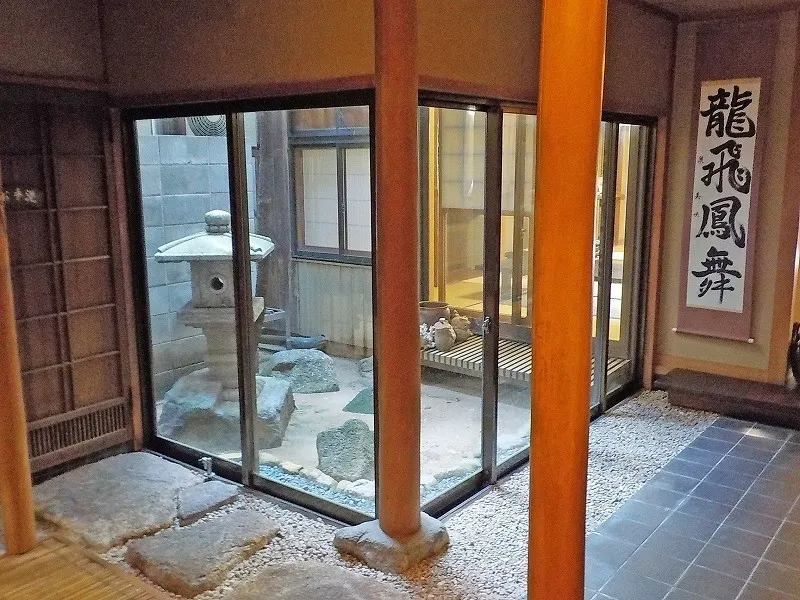 朝日町泊の店舗併用住宅｜鉄骨造3階建て・元寿司店 写真 6