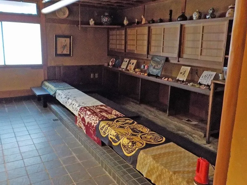 朝日町泊の店舗併用住宅｜鉄骨造3階建て・元寿司店 写真 4
