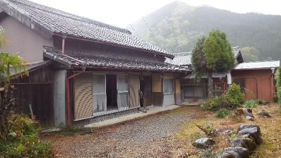 三重県松阪市飯高町宮本の空き家｜倉庫3棟・畑あり 物件写真