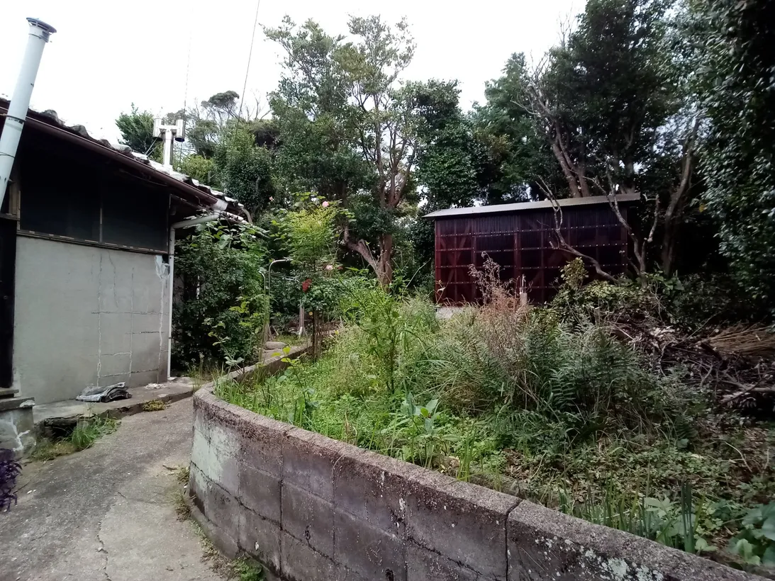 長崎県小値賀島の田舎の家と土地を無償譲渡｜木造平屋・倉庫付き、要修繕・再建築不可 写真 4