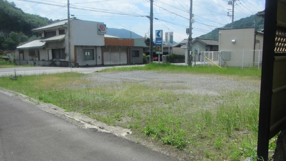 山梨県身延町切石、国道沿いで日当たりの良い売地 写真 3