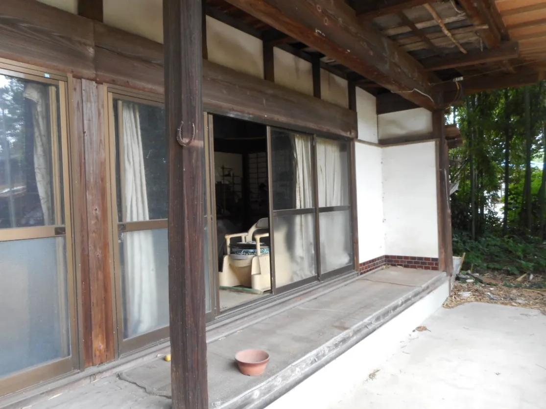 Traditional House in Fukatsu, Kanuma City — Single-Story Irimoya-Style Detached House with Bamboo Grove photo 3
