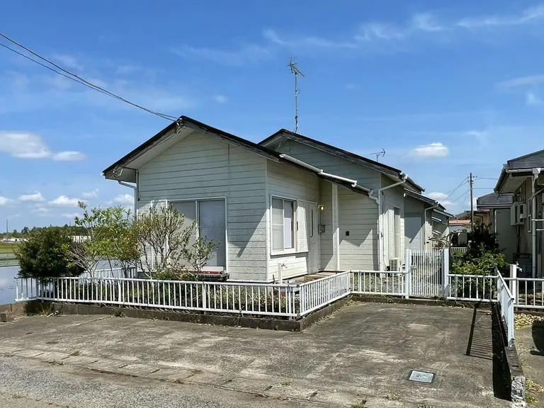 千葉県白子町の平屋戸建｜田園風景を望むコンパクトな2DK 物件写真