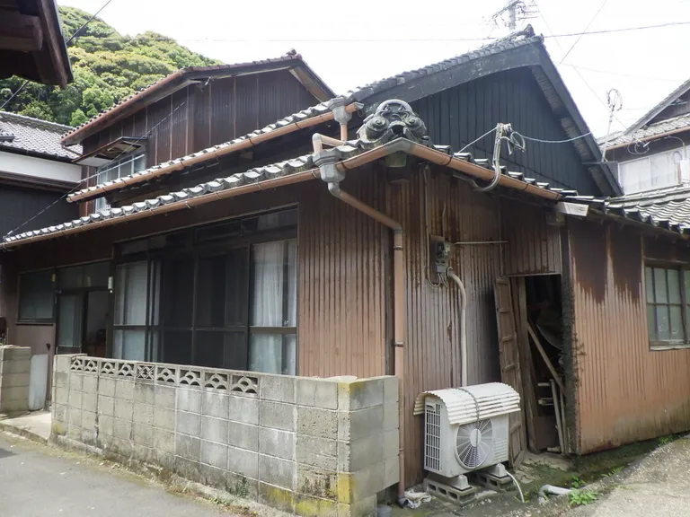 佐賀県玄海町の木造戸建て｜5DK・建物60.92㎡ 物件写真