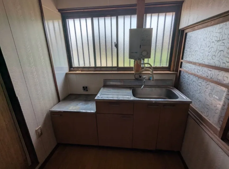 Station-Adjacent Single-Story 2K House in Otsu-cho, Matsusaka City | 3-Minute Walk to Higashi-Matsusaka Station, Estimated Yield of 17.2% photo 3