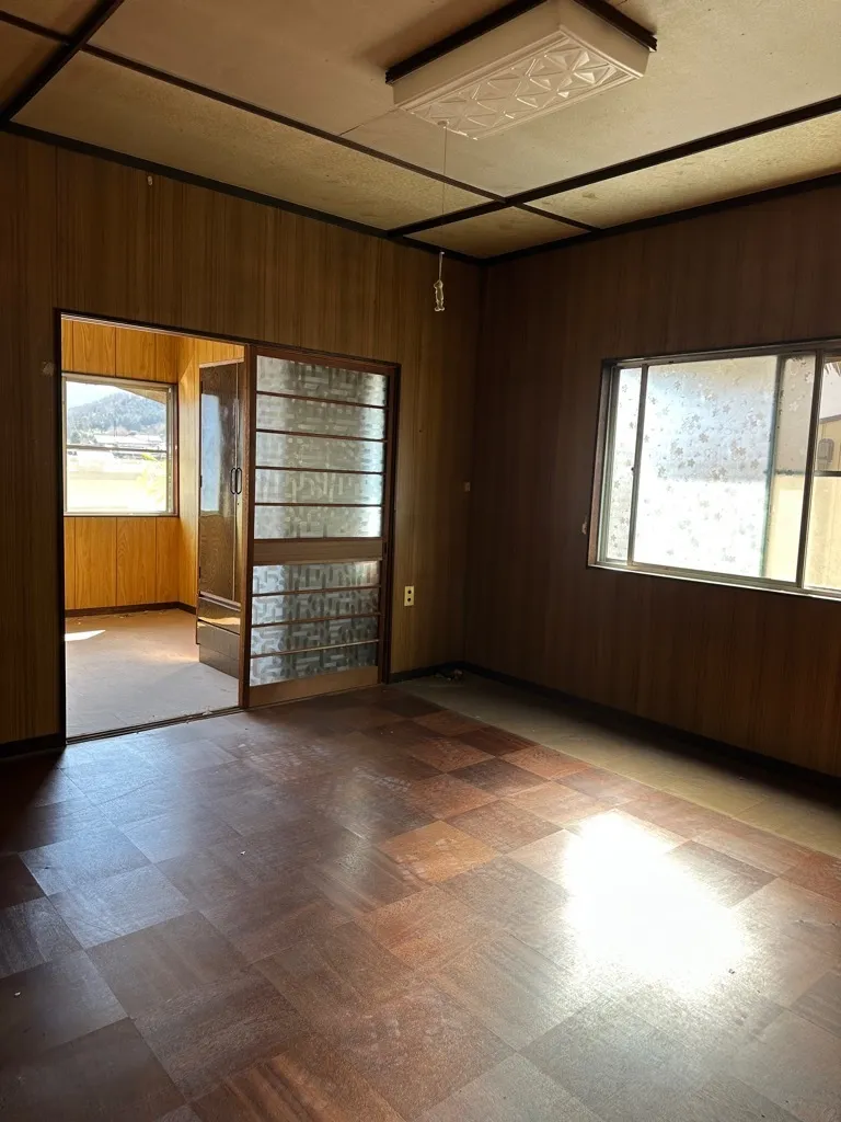 中津川市駒場の眺望豊かな平屋戸建て｜恵那山と市街を一望 写真 3