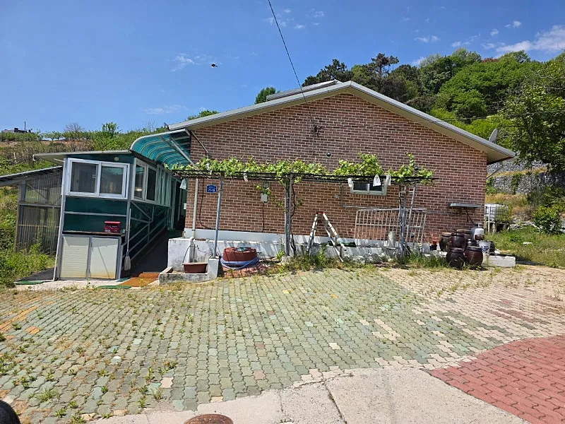 Detached House for Sale in Ipchim-ri, Eungbong-myeon, Yesan-gun, Chungcheongnam-do; Land Approx. 100 pyeong, Building Approx. 20 pyeong photo 4