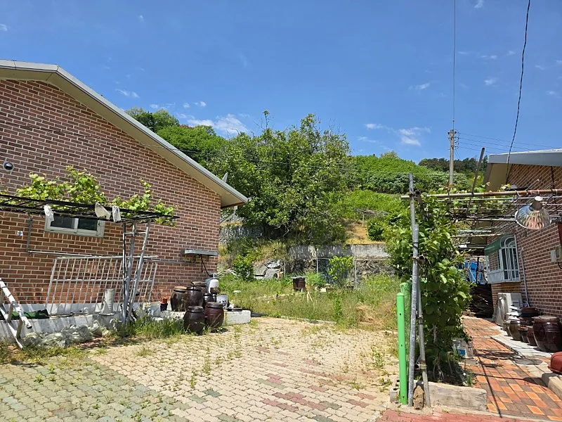Detached House for Sale in Ipchim-ri, Eungbong-myeon, Yesan-gun, Chungcheongnam-do; Land Approx. 100 pyeong, Building Approx. 20 pyeong photo 3