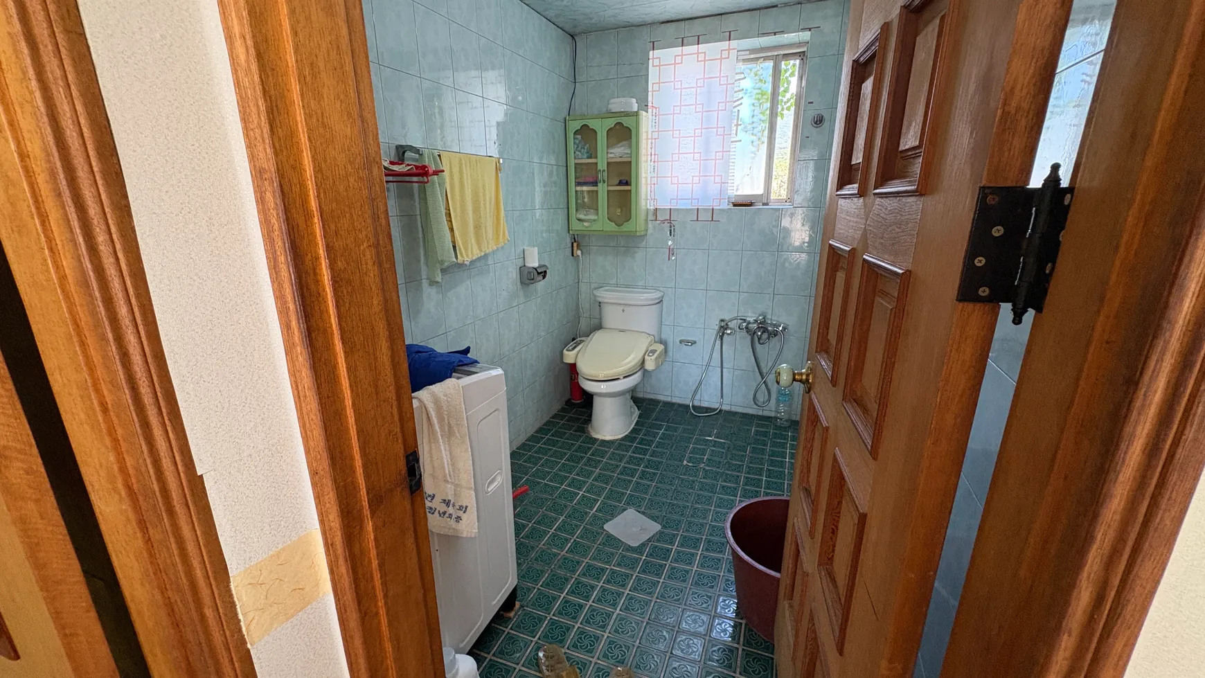 South-facing Beach 8 Minutes’ Walk Away in Namhae-gun, Gyeongsangnam-do; First-Floor Warehouse and Second-Floor House for Sale photo 4