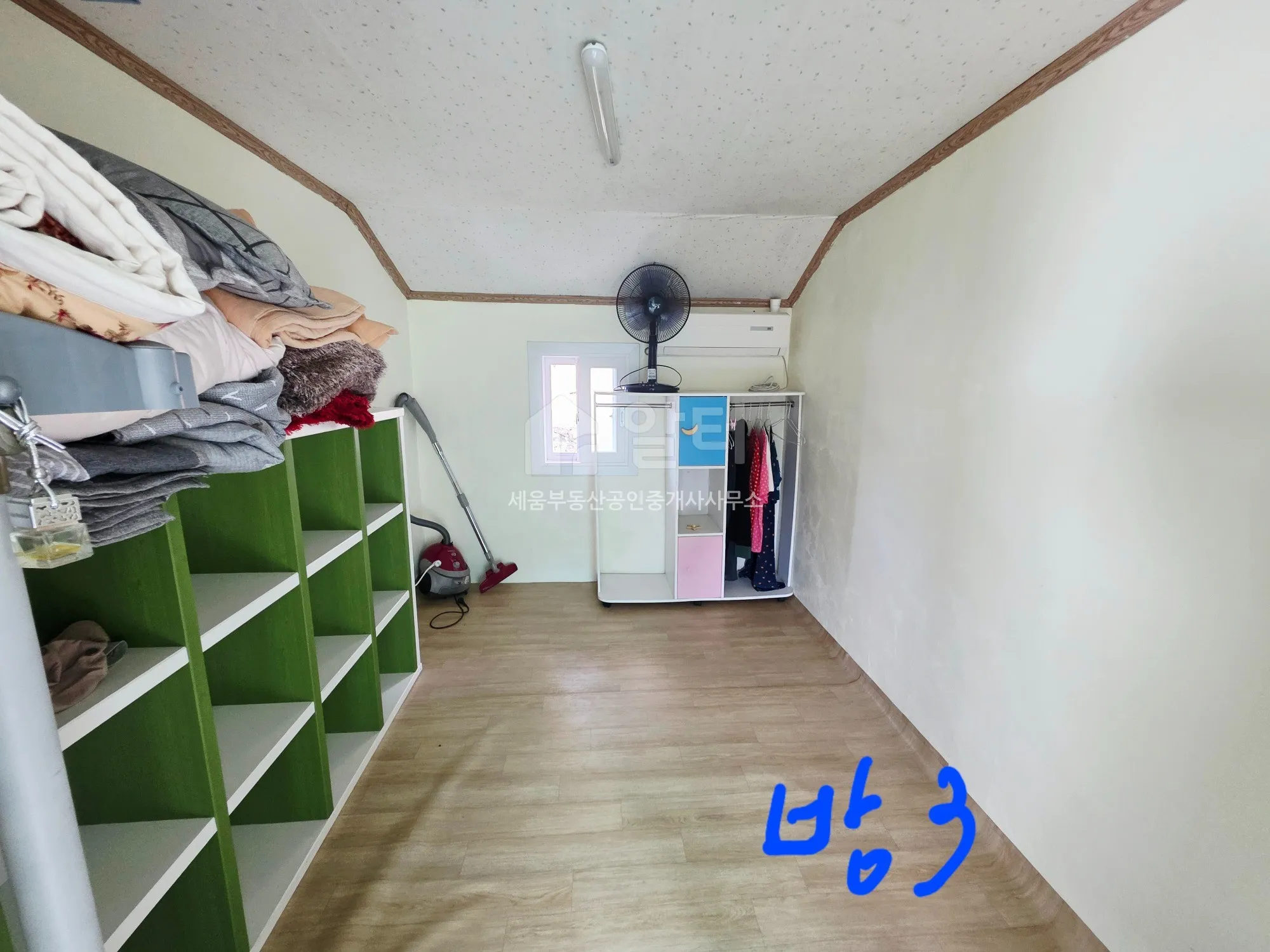 Partially Remodeled Country House for Sale in Nangdo-ri, Hwajeong-myeon, Yeosu, Jeonnam-Gwangju Integrated Special City photo 6