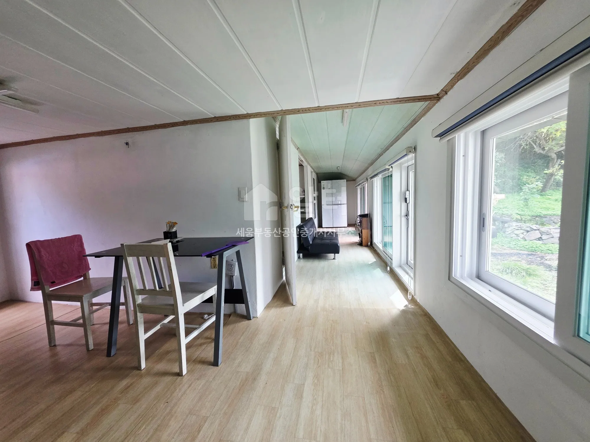Partially Remodeled Country House for Sale in Nangdo-ri, Hwajeong-myeon, Yeosu, Jeonnam-Gwangju Integrated Special City photo 5
