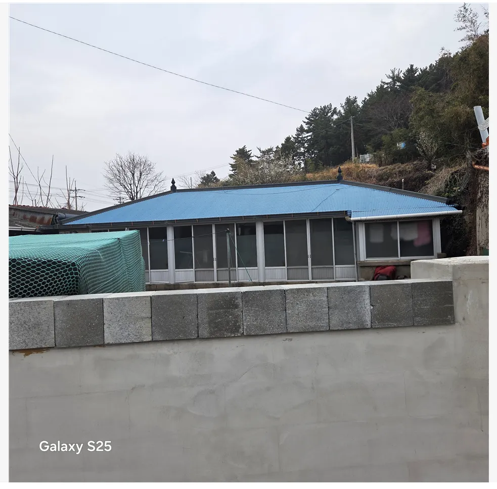 Farmhouse for Sale in Samdong-myeon, Namhae-gun, Gyeongsangnam-do; Land Plus 2 Lots, 770 Pyeong photo 4