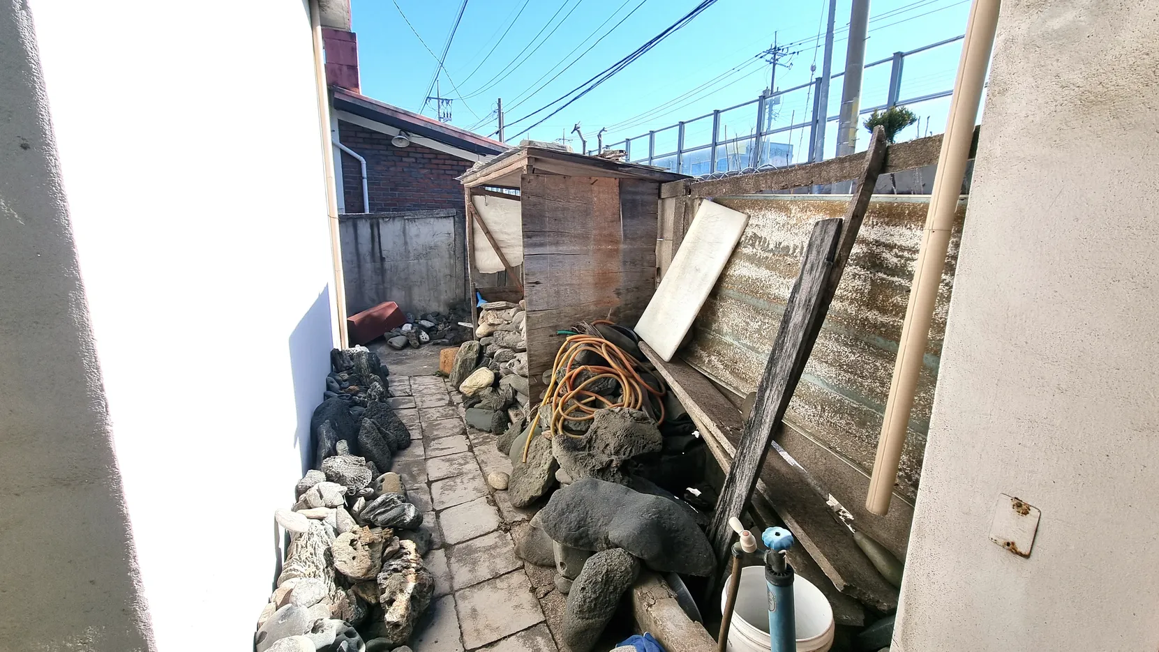 3-Bedroom House and Store for Sale in Jecheon, Chungcheongbuk-do photo 3