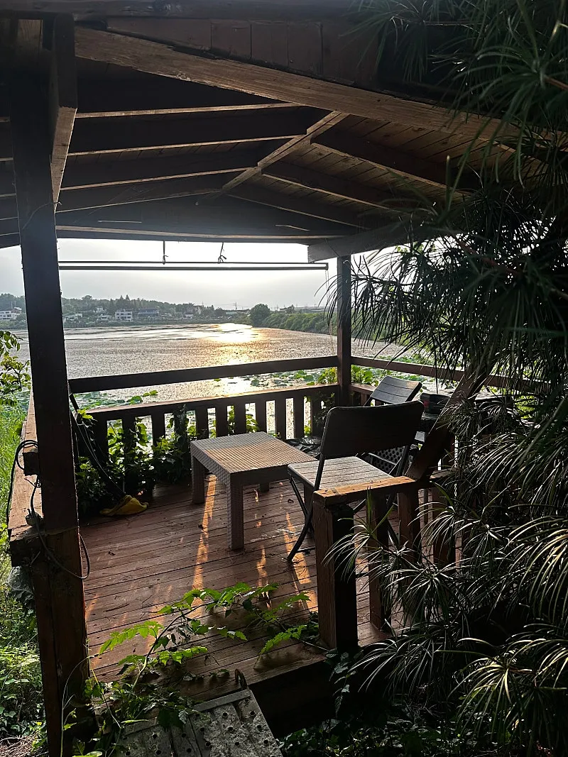 Rural Home for Sale with Waterfront Views in Seonghwan-eup, Seobuk-gu, Cheonan, South Chungcheong Province — 225-Pyeong Lot and Spacious Garden photo 9