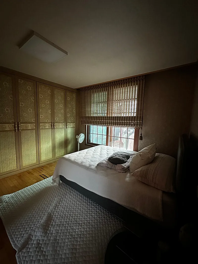 Rural Home for Sale with Waterfront Views in Seonghwan-eup, Seobuk-gu, Cheonan, South Chungcheong Province — 225-Pyeong Lot and Spacious Garden photo 7